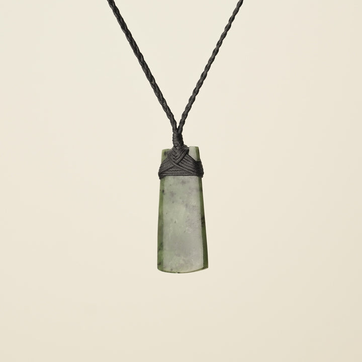 Toki Pounamu Small, Black Binding
