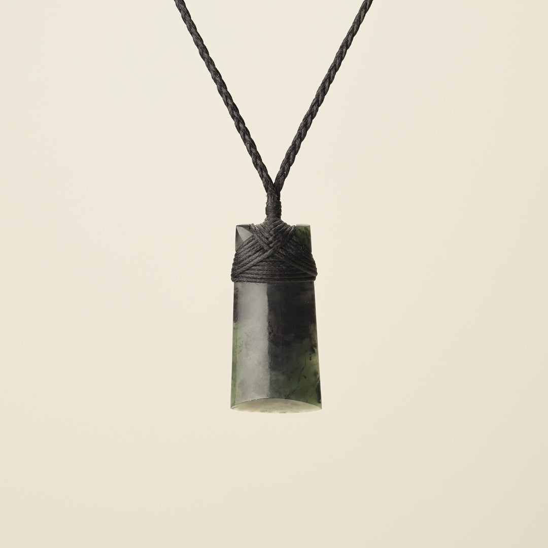 Toki Pounamu Small, Black Binding