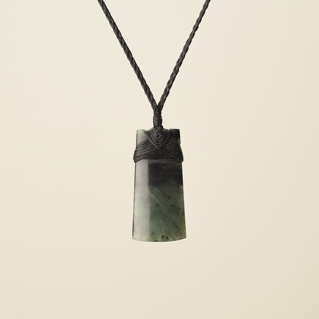 Toki Pounamu Small, Black Binding