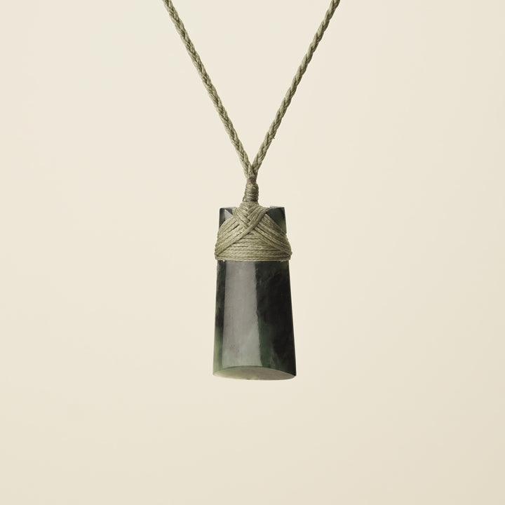 Toki Pounamu Small, Khaki Binding
