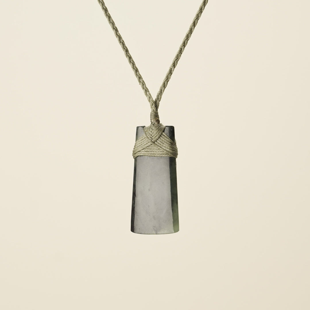Toki Pounamu Small, Khaki Binding