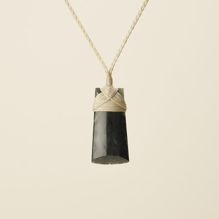 Toki Pounamu Small, Tan Binding