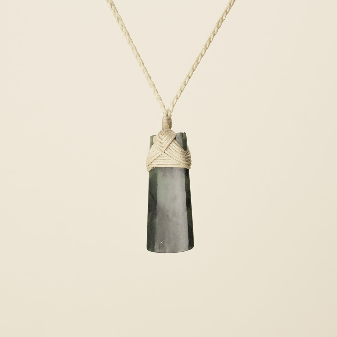 Toki Pounamu Small, Tan Binding