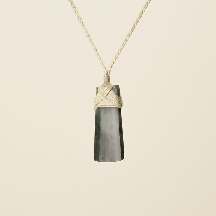 Toki Pounamu Small, Tan Binding