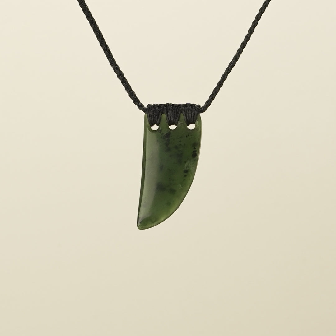 Niho Kahurangi Small Pounamu Pendant
