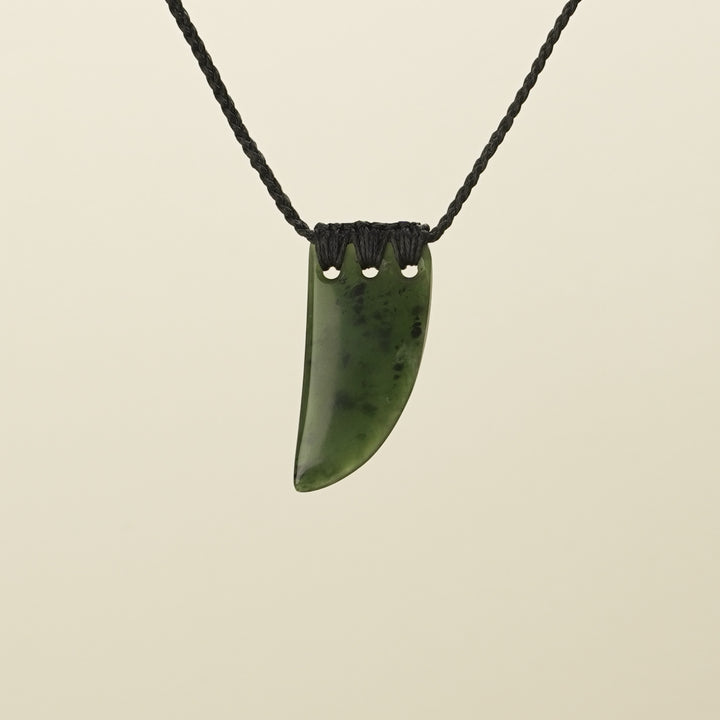 Niho Kahurangi Small Pounamu Pendant