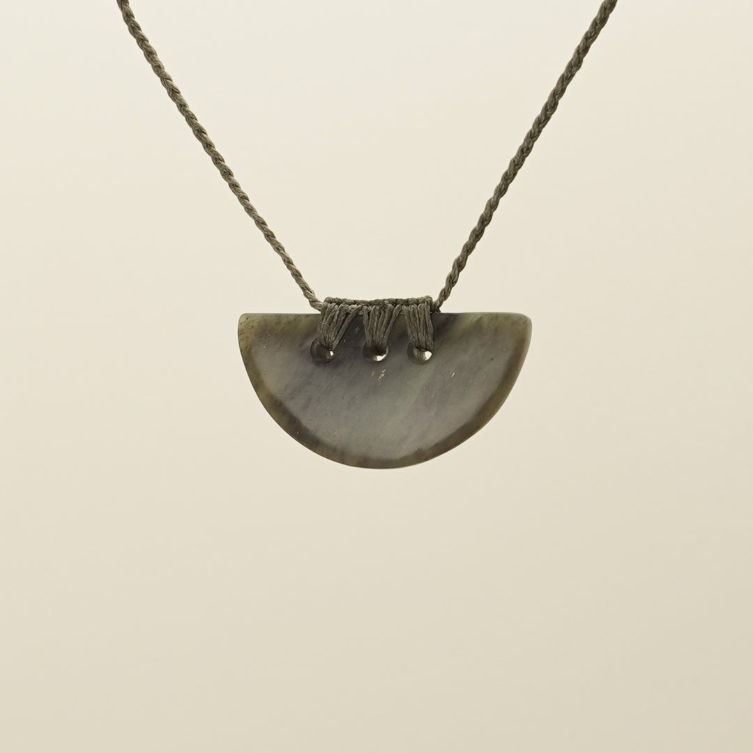Kōuma Breastplate Kahurangi Small Pounamu Pendant