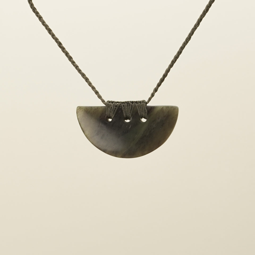 Kōuma Breastplate Kahurangi Small Pounamu Pendant