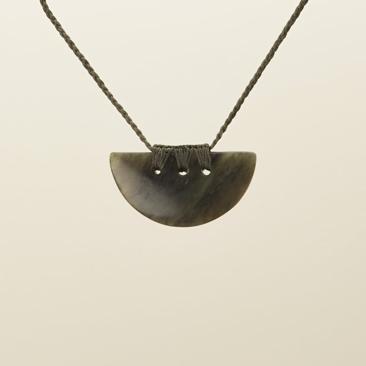 Kōuma Breastplate Kahurangi Small Pounamu Pendant