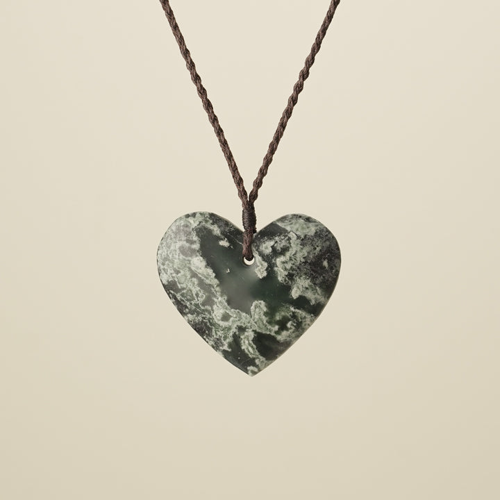 Heart Inanga – Pounamu Large Pendant