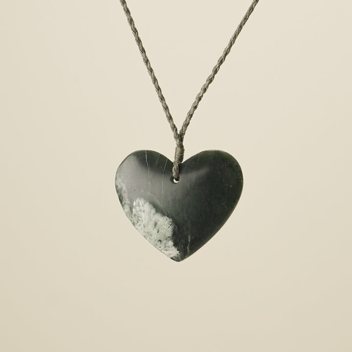Heart Inanga Pounamu Large – Pendant
