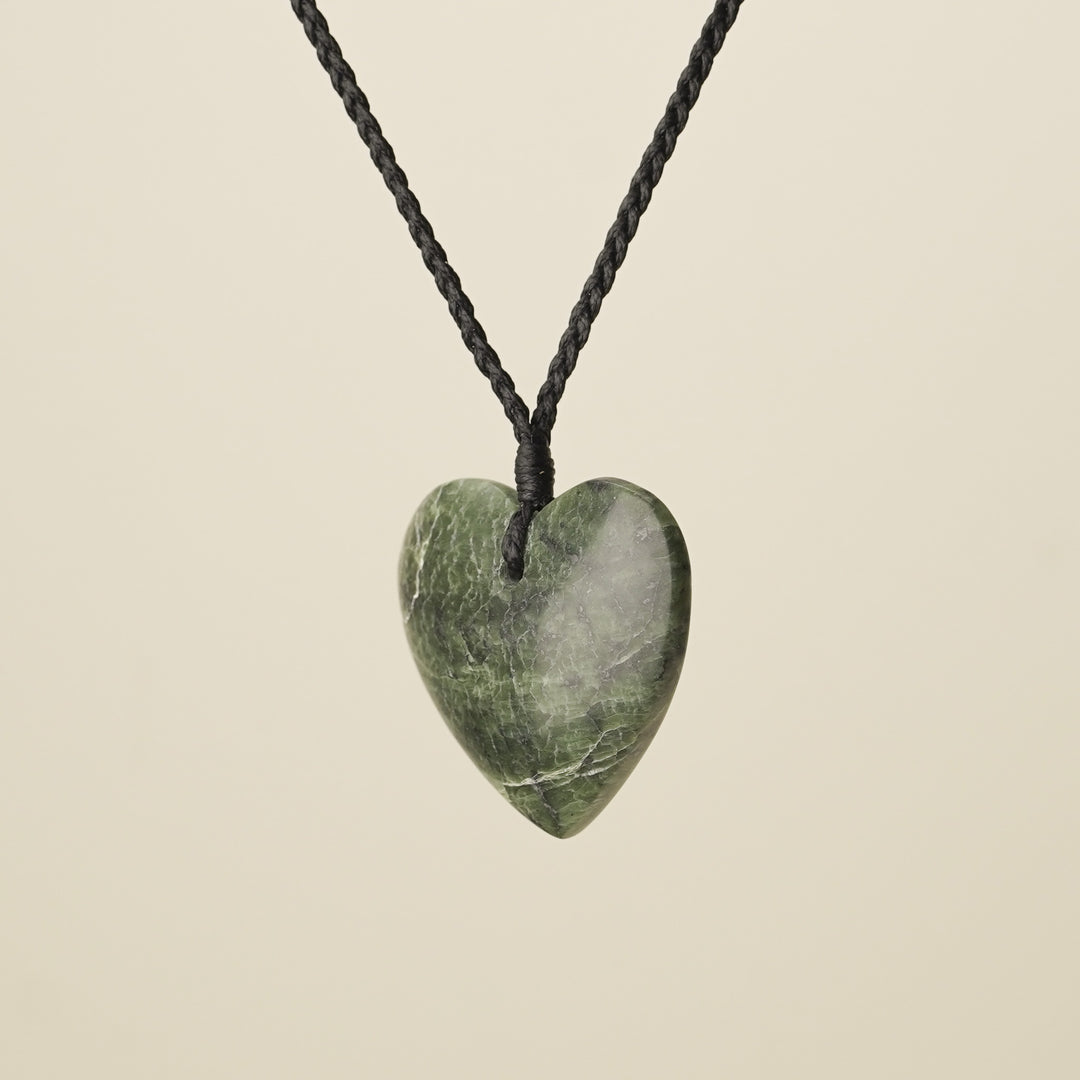 Heart Kawakawa Pounamu Large – Pendant I