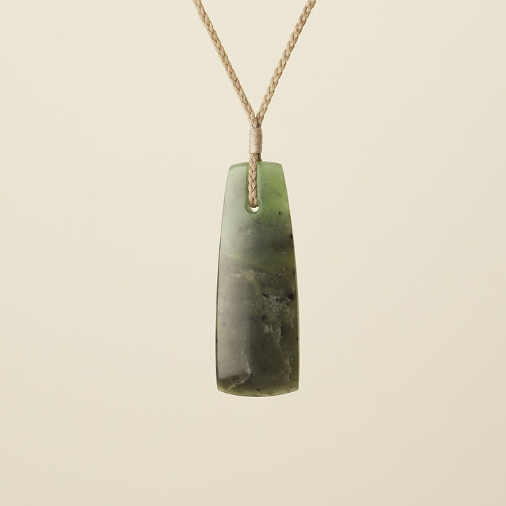 Toki Kawakawa Pounamu Large, Tan – Binding