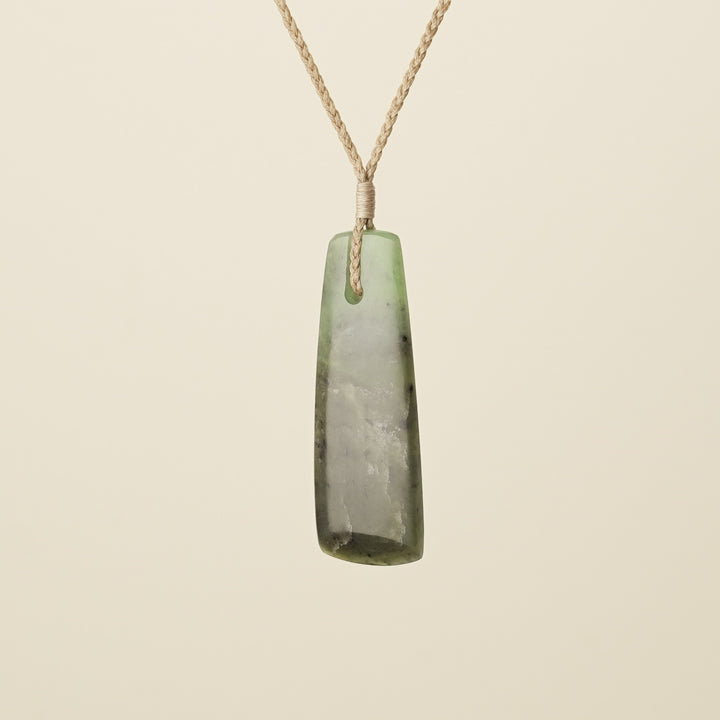Toki Kawakawa Pounamu Large, Tan – Binding