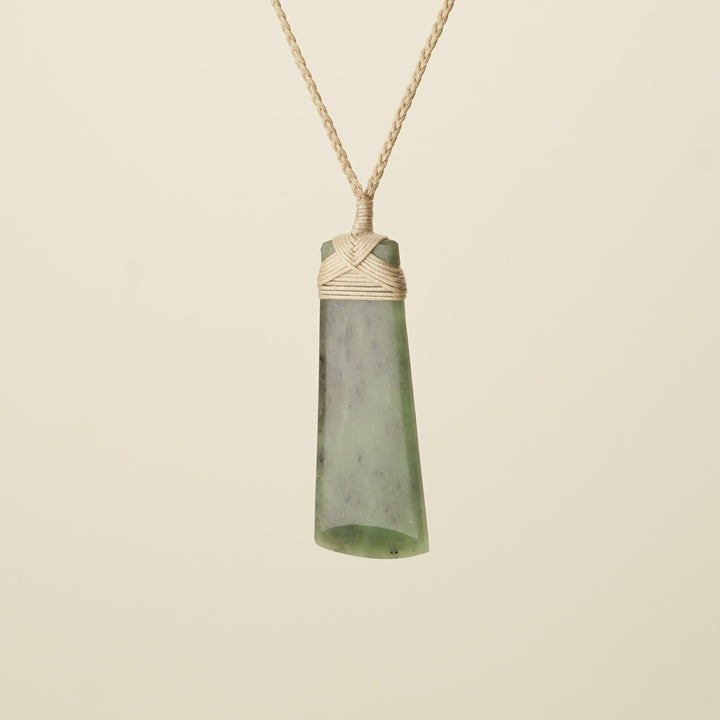 Toki Kawakawa – Pounamu Large, Tan Binding