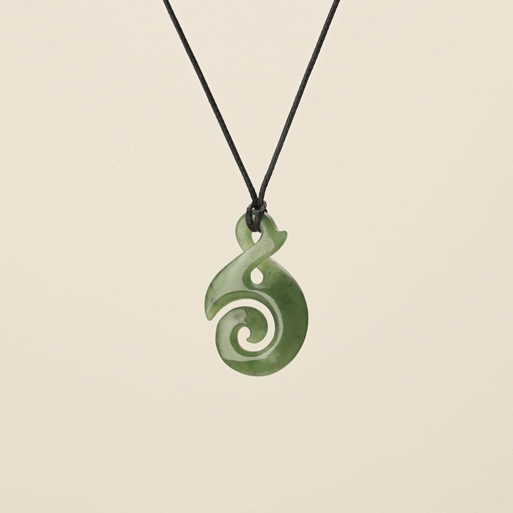 ピコルア スパイラル カーネリアンペンダント pikoruaマオリ族NZ Pikopiko Pikorua Pendant | Buy Koru Pounamu | Arrowtown Stonework