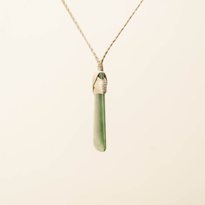 Kahurangi Medium Toki Pounamu Pendant, Tan Binding