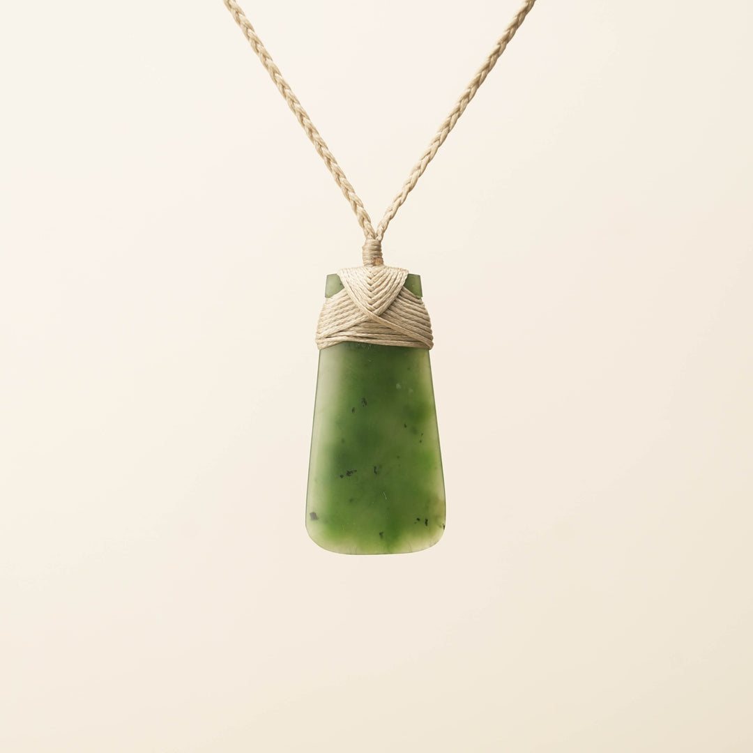 Kahurangi Medium Toki Pounamu Pendant, Tan Binding