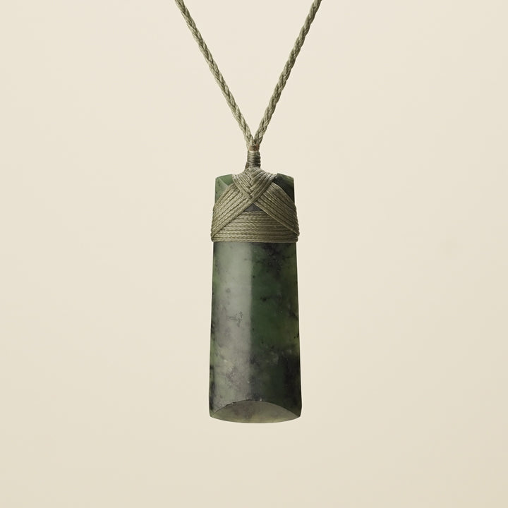 Toki Medium, Khaki Binding