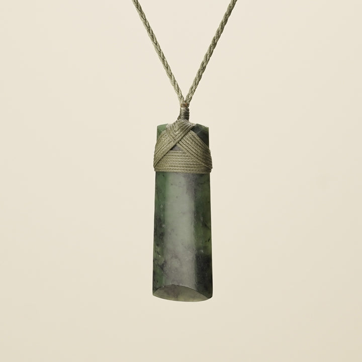 Toki Medium, Khaki Binding