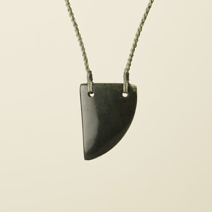Niho – Tooth Pounamu Medium Pendant