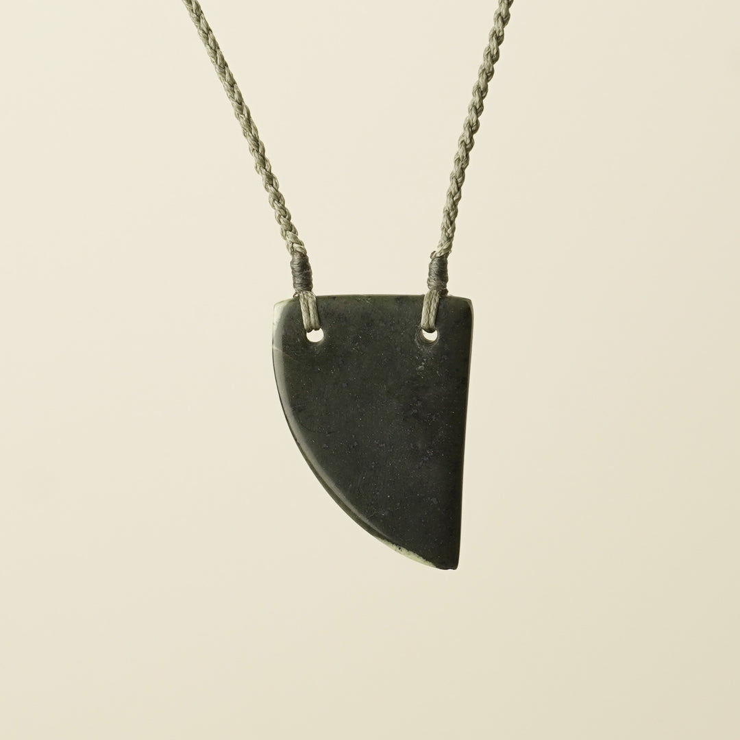 Niho – Tooth Pounamu Medium Pendant