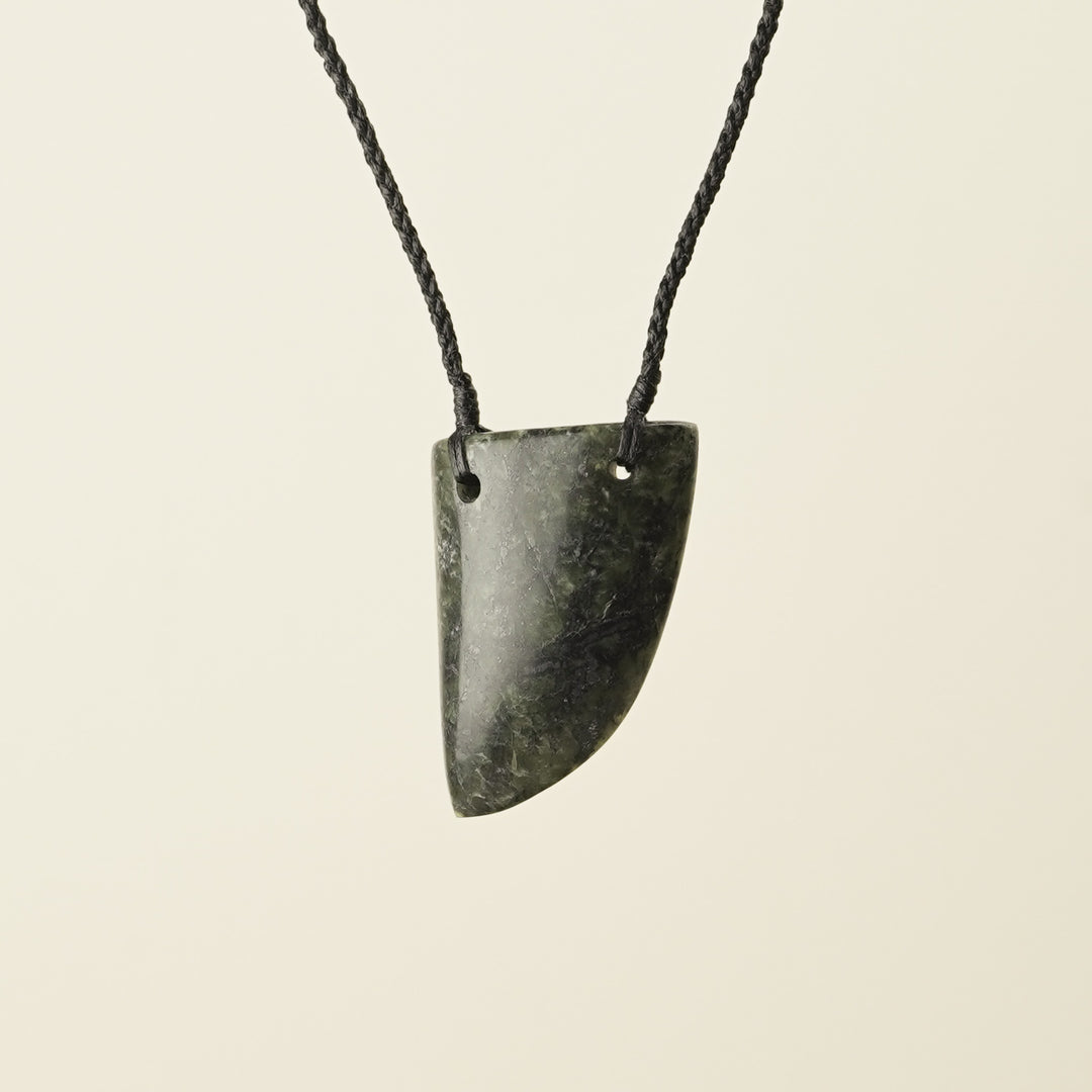 Niho Tooth – Pounamu Medium Pendant I