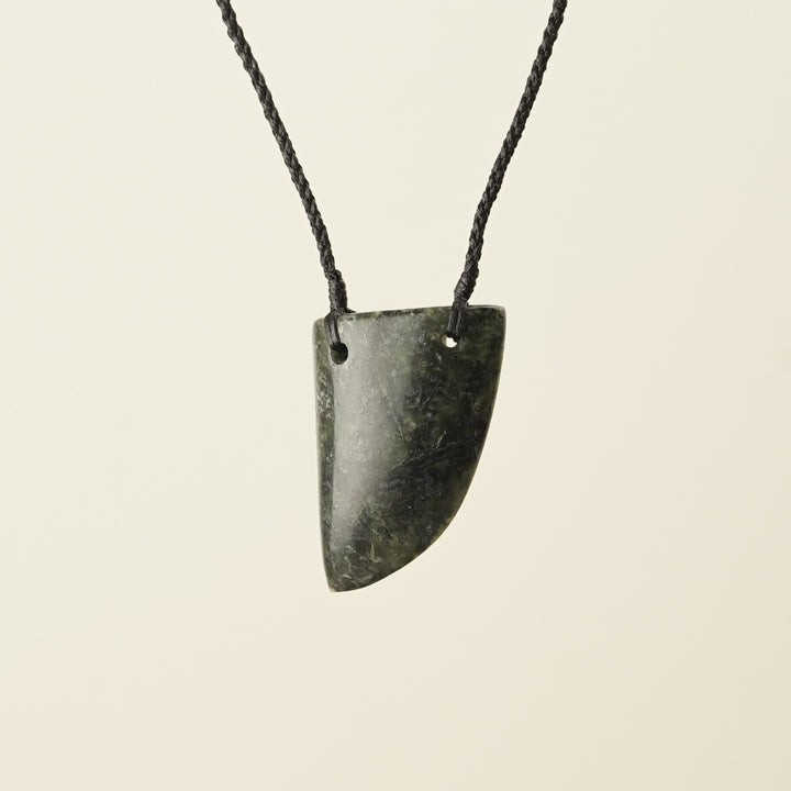 Niho Tooth – Pounamu Medium Pendant I