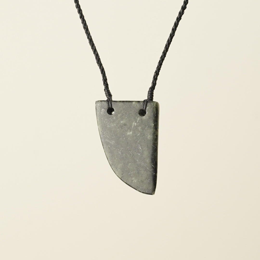 Niho Tooth – Pounamu Medium Pendant I