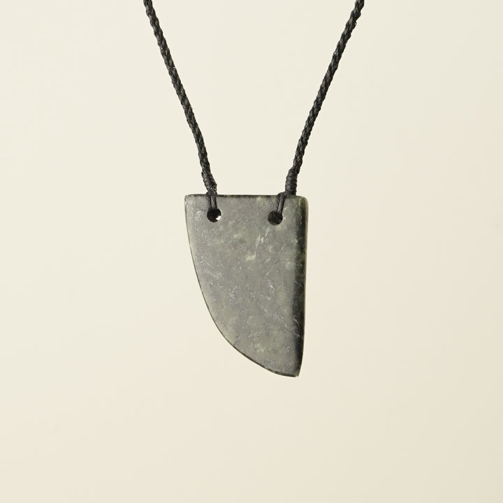 Niho Tooth – Pounamu Medium Pendant I