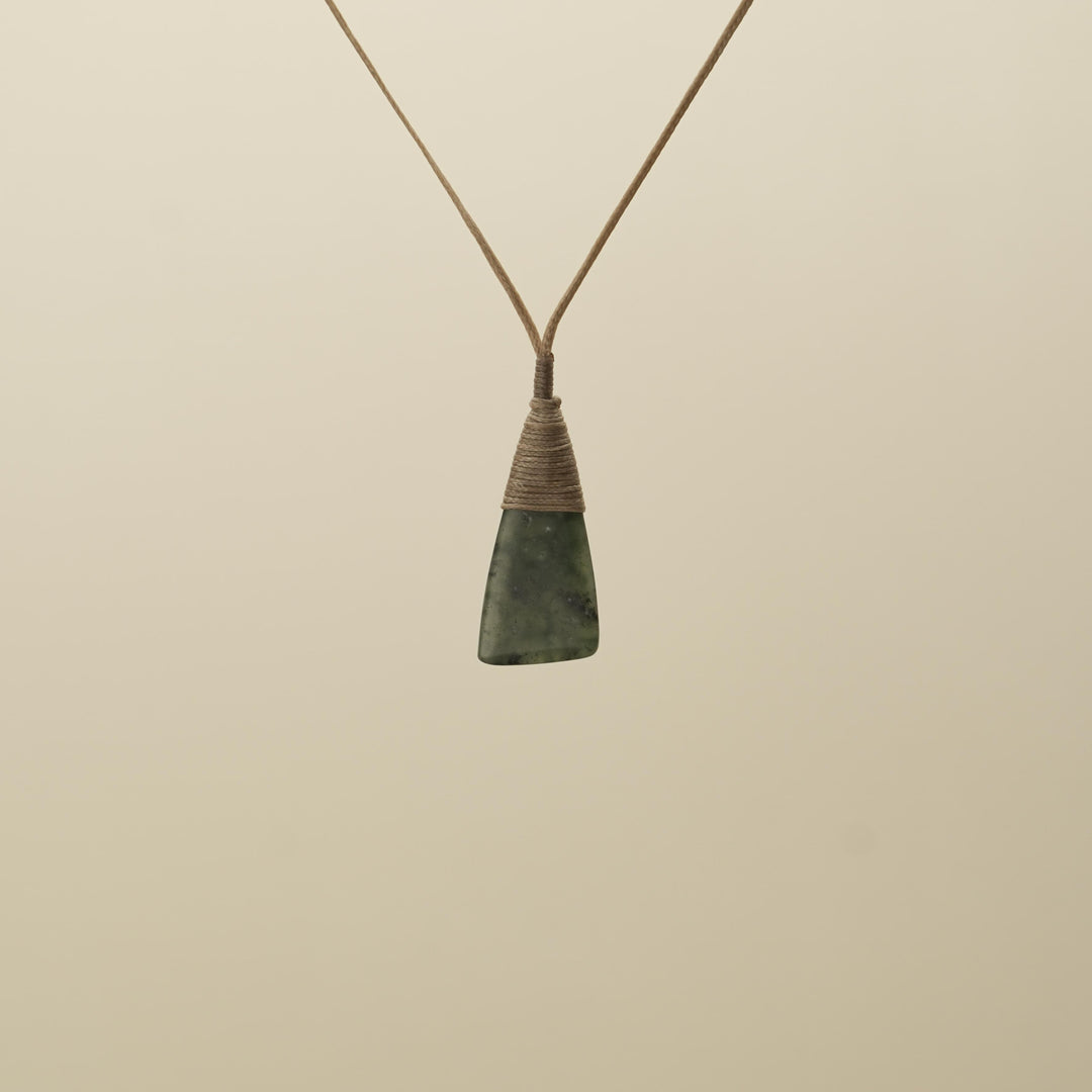 Kawakawa Small Toki Pounamu Pendant