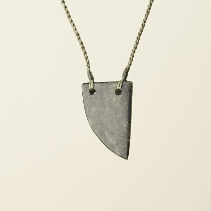 Niho Tooth – Pounamu Medium Pendant