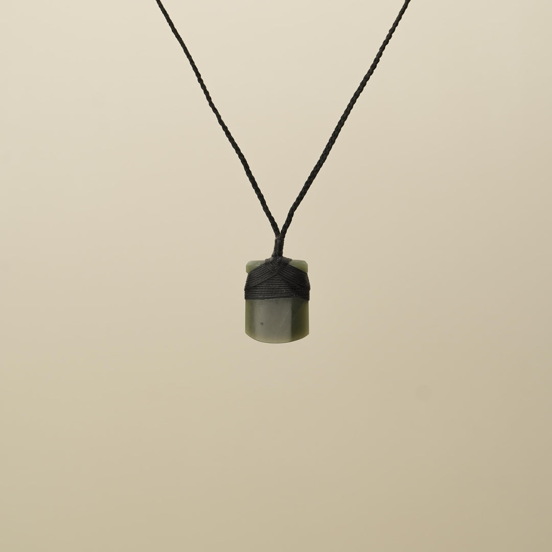 Inanga XS Toki Pounamu Pendant, Black Binding