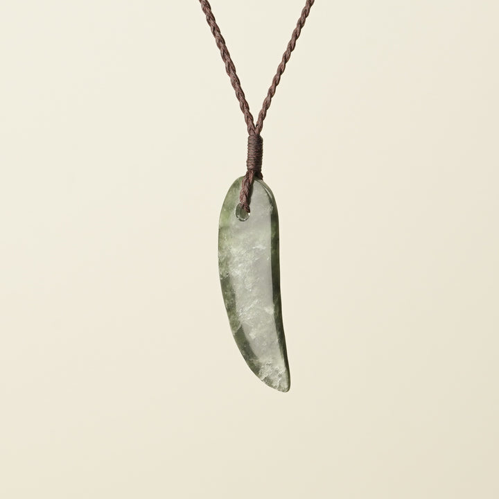 Niho Tooth Kawakawa Pounamu – Medium Pendant