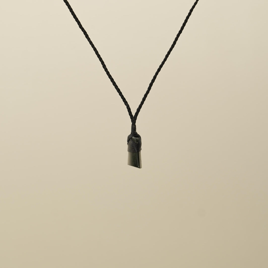 Kawakawa XS Toki Pounamu Pendant, Black Binding