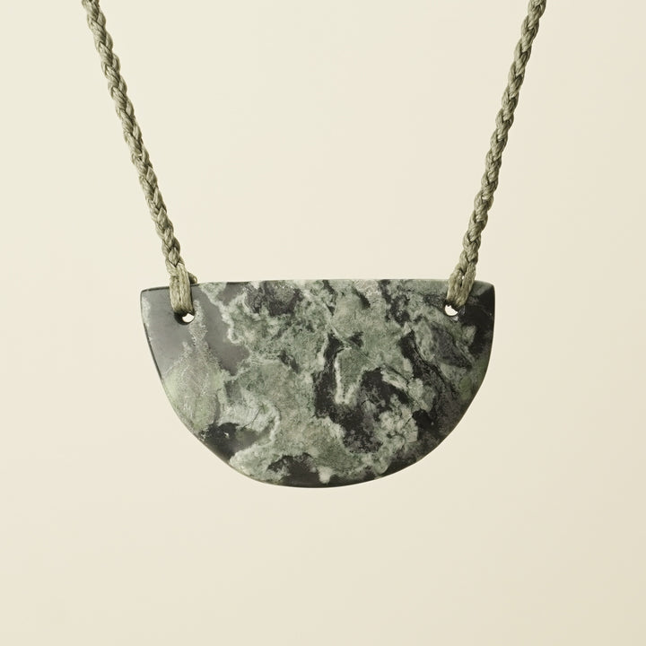 Kōuma Breastplate – Inanga Pounamu Large Pendant