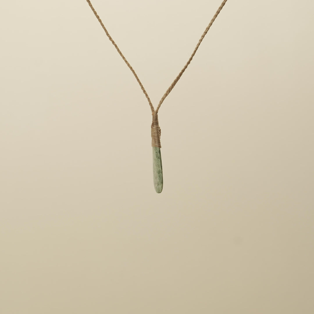 Inanga XS Roimata Pounamu Pendant, Tan Binding