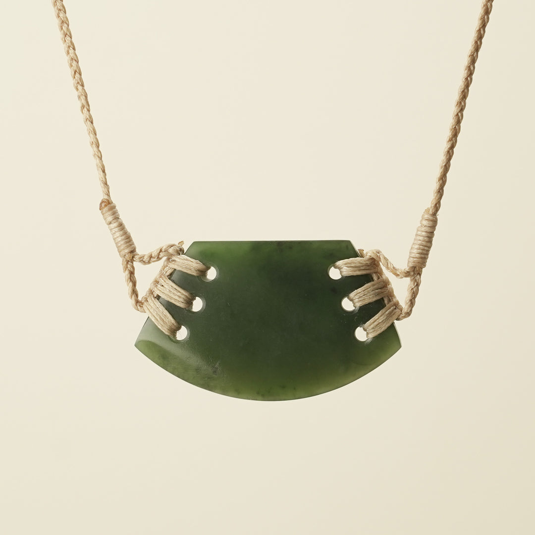 Kōuma Breastplate Kahurangi Pounamu Medium Pendant