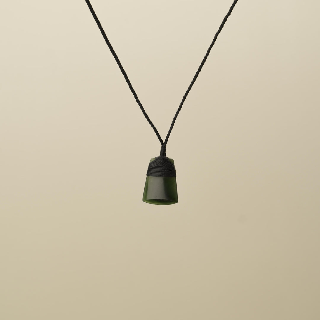 Kawakawa Pounamu Small Toki Pendant