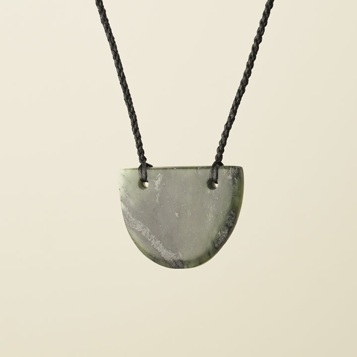 Kōuma Breastplate Kawakawa Pounamu Small – Pendant