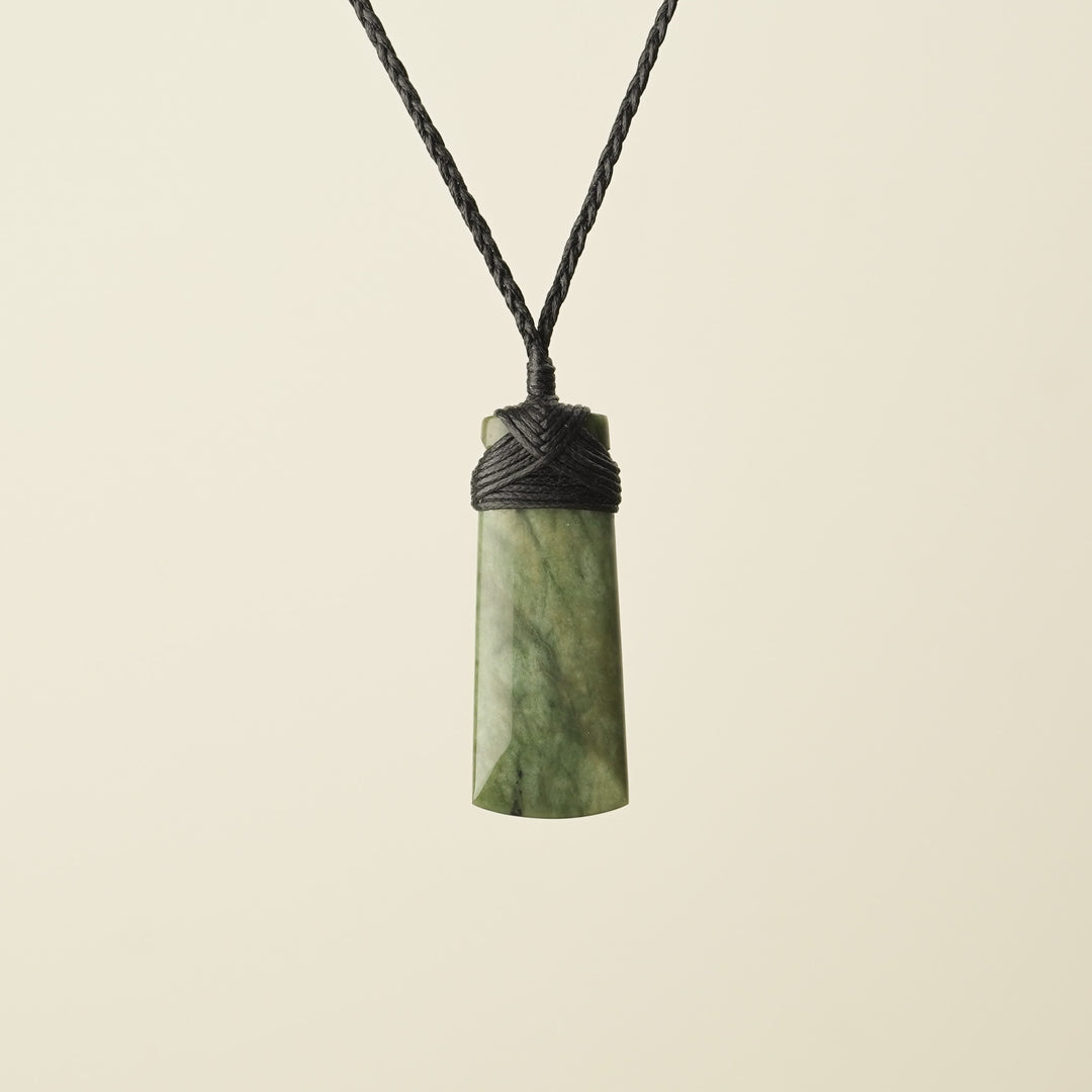 Toki Raukaraka Pounamu – Extra Small Pendant, Black Binding