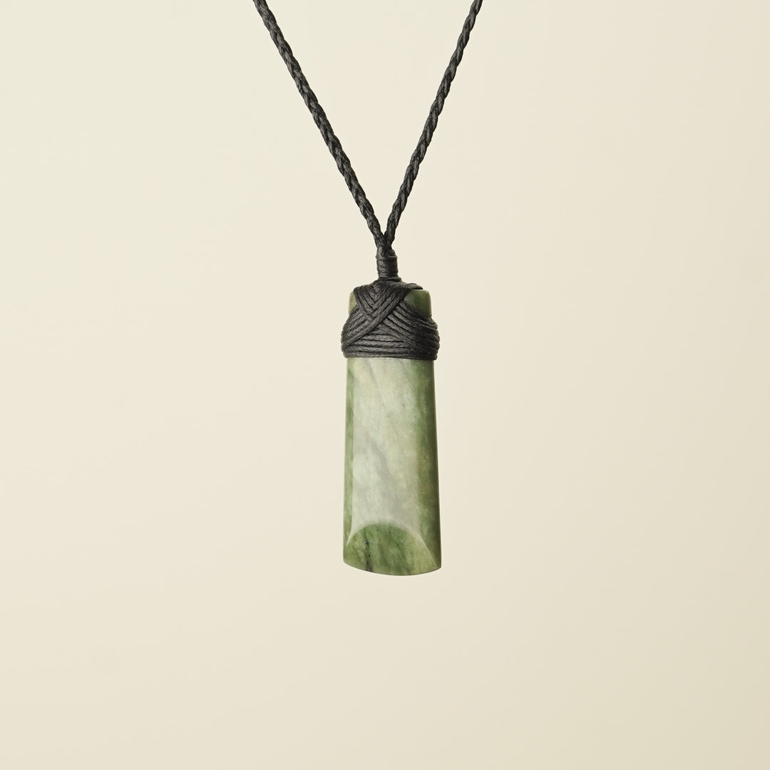 Toki Raukaraka Pounamu – Extra Small Pendant, Black Binding