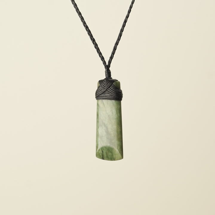 Toki Raukaraka Pounamu – Extra Small Pendant, Black Binding