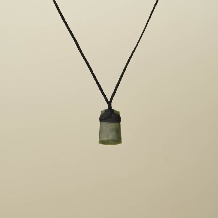 Raukaraka XS Toki Pounamu Pendant, Black Binding