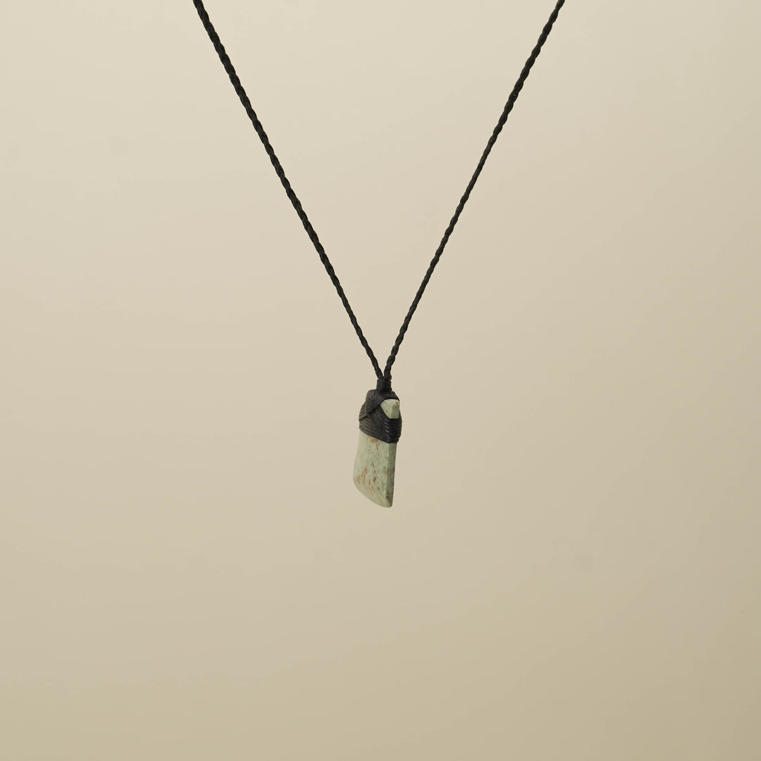 Kōkopu XS Toki Pounamu Pendant, Black Binding