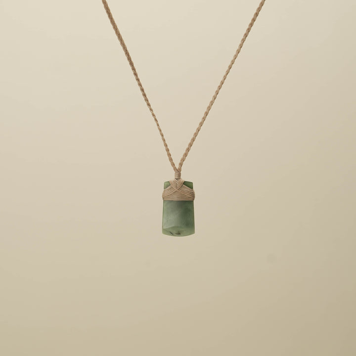 Inanga XS Toki Pounamu Pendant, Tan Binding