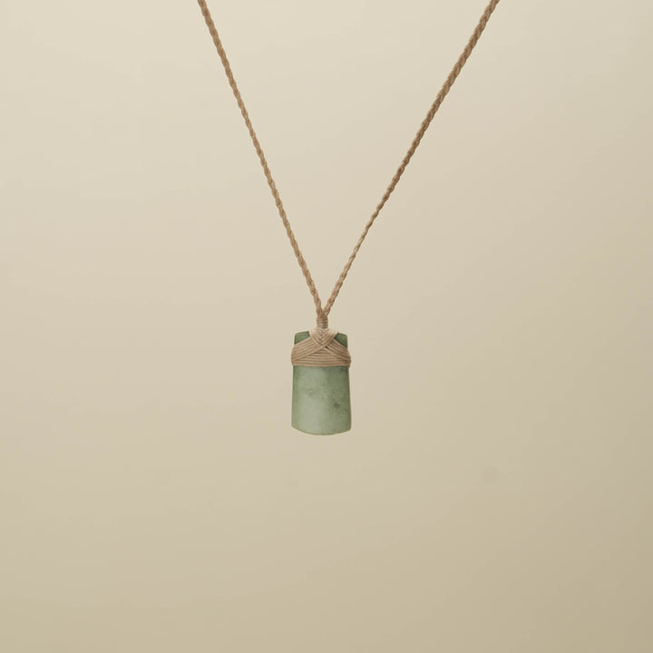 Inanga XS Toki Pounamu Pendant, Tan Binding