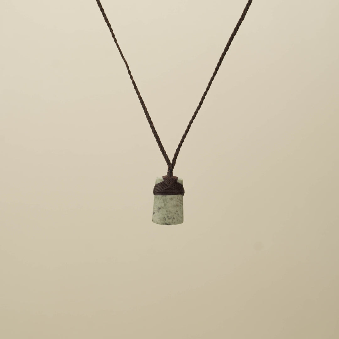 Kōkopu XS Toki Pounamu Pendant, Brown Binding