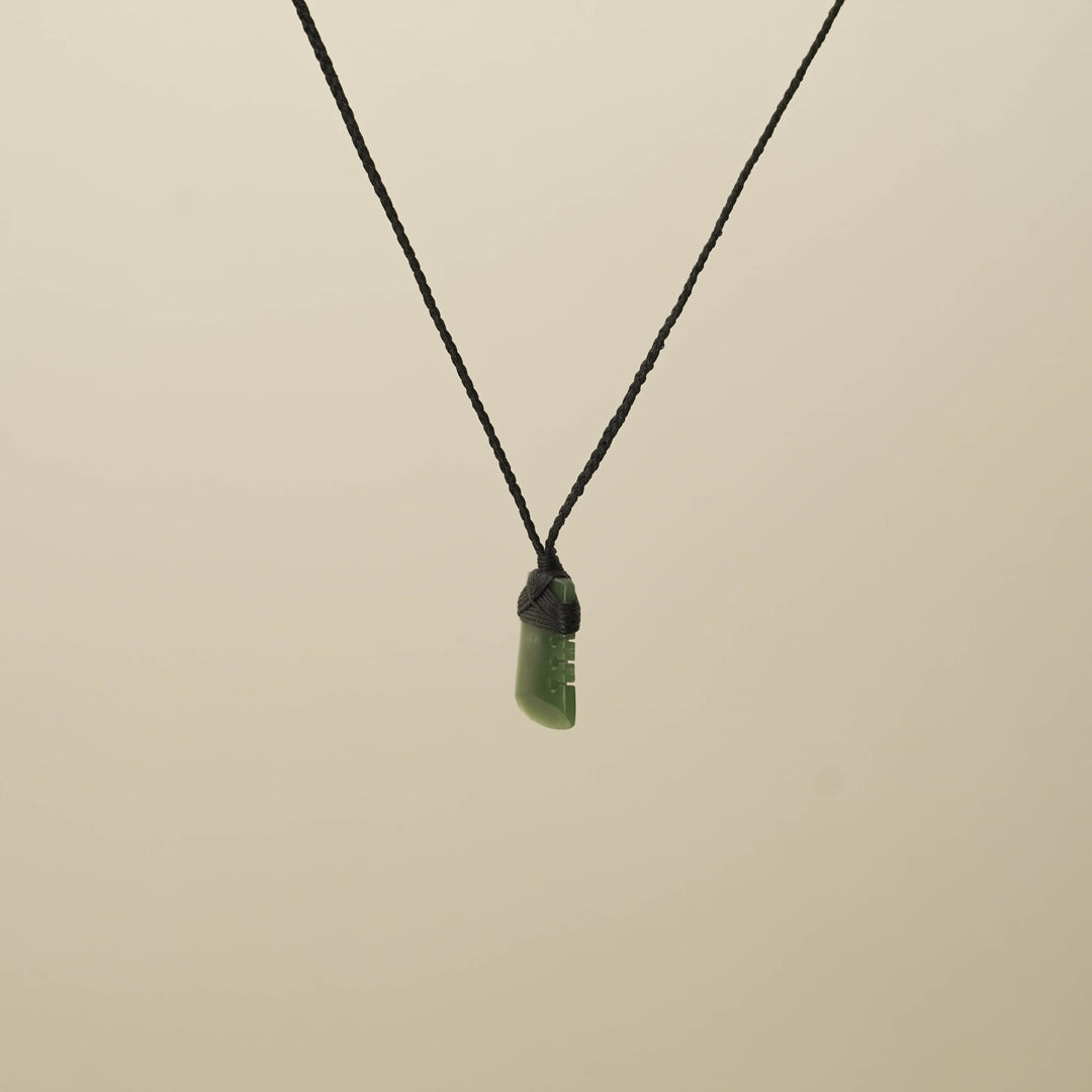 Kahurangi XS Notched Toki Pounamu Pendant, Black Binding