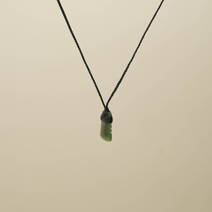 Kahurangi XS Notched Toki Pounamu Pendant, Black Binding